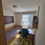 Walnut Apartment - Private Garage