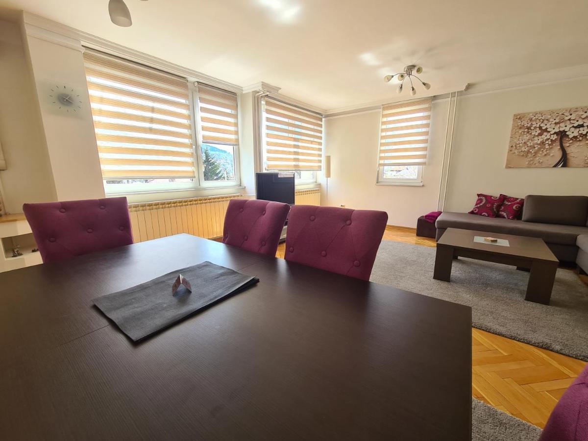 Walnut - Private Garage Apartment *
